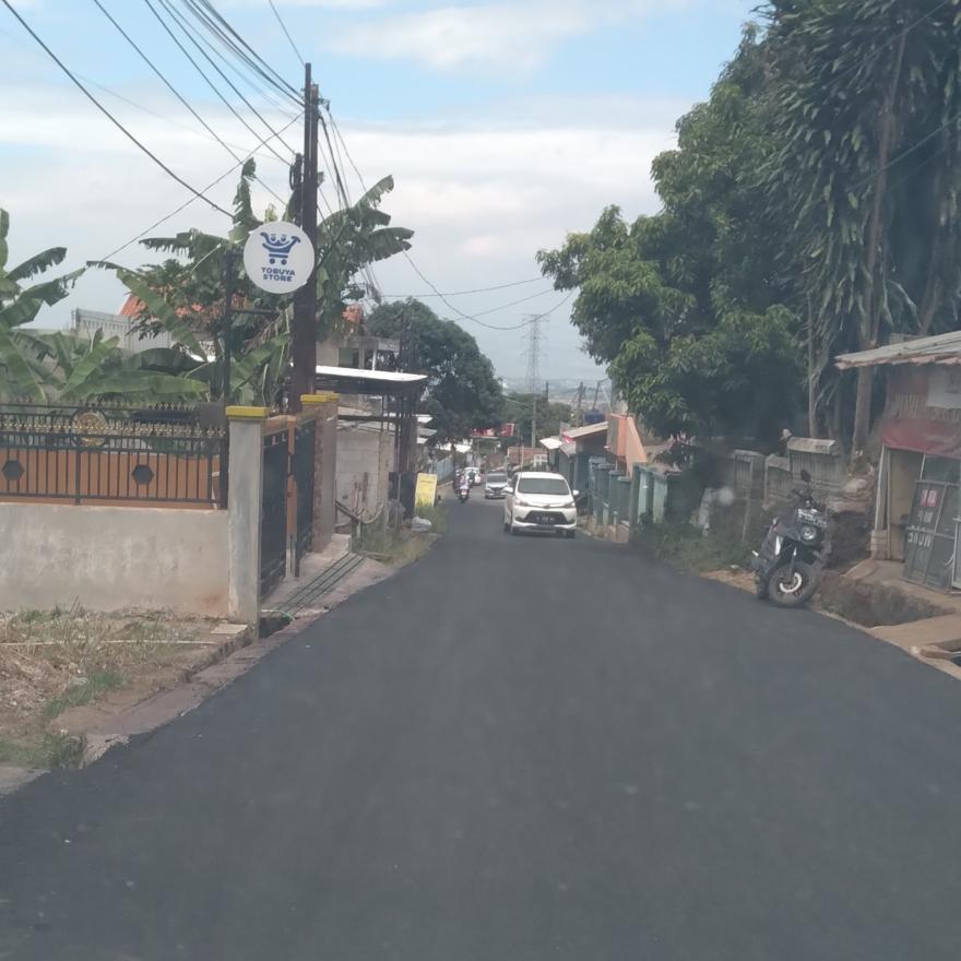 Sudah Tak Laik, Jalan Ciguruwik Cinunuk  pun Dihotmik